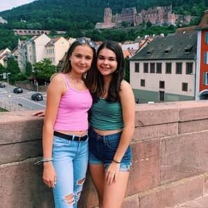 Meet your Posher, Julia